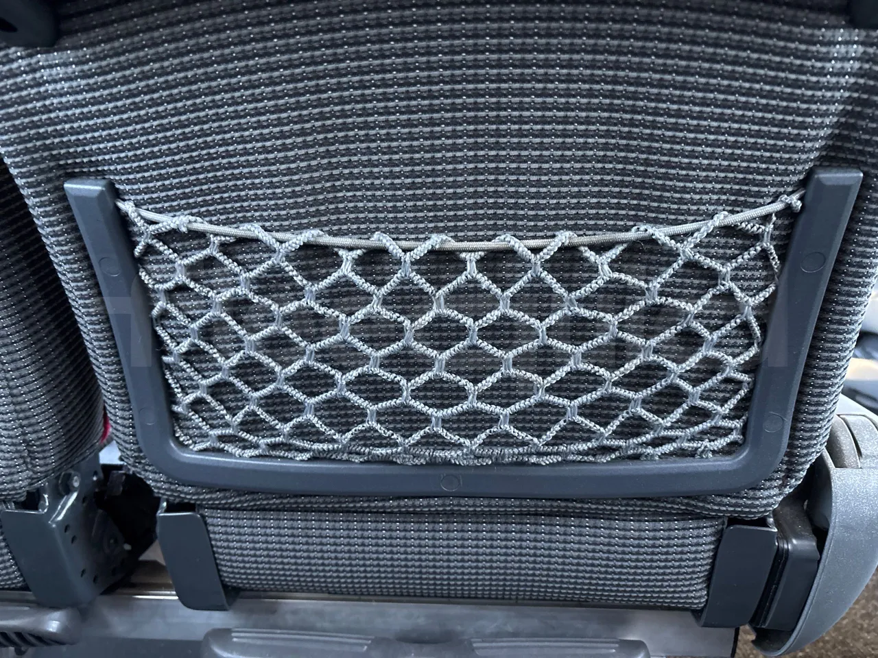 Man Lion's Coach J0AAB -EUR6 -309kW -12.101m - mesh detail photo