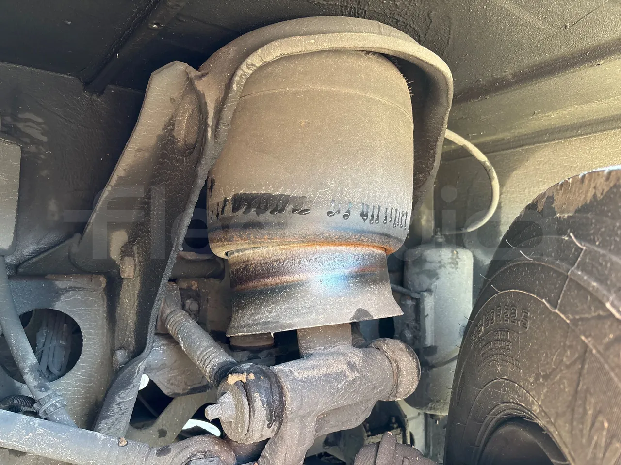 Man Lion's Coach J0AAB -EUR6 -309kW -12.101m - front air springs left