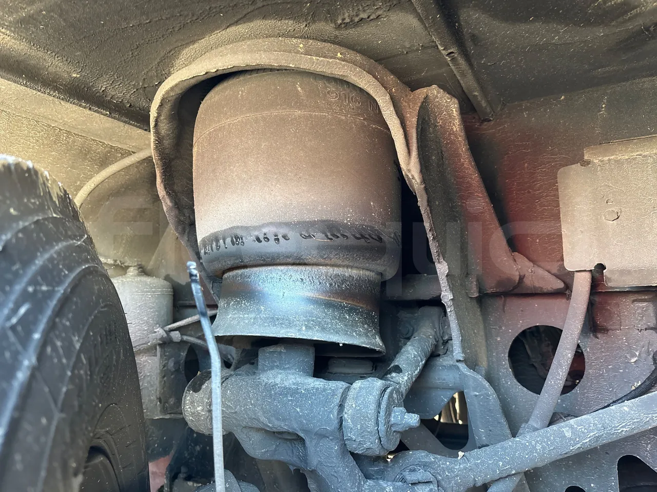 Man Lion's Coach J0AAB -EUR6 -309kW -12.101m - front air springs right