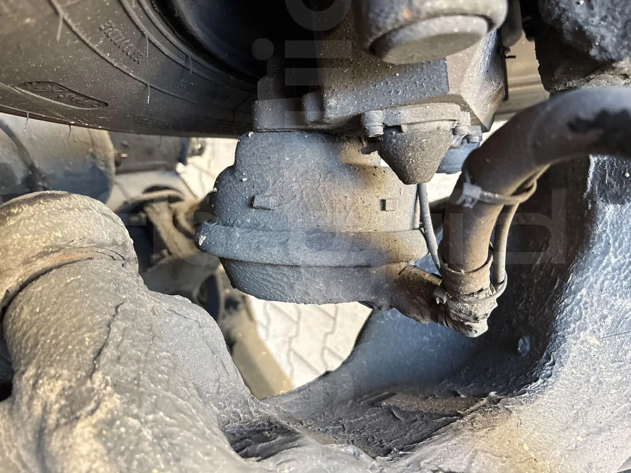 Man Lion's Coach J0AAB -EUR6 -309kW -12.101m - front brake calipers left