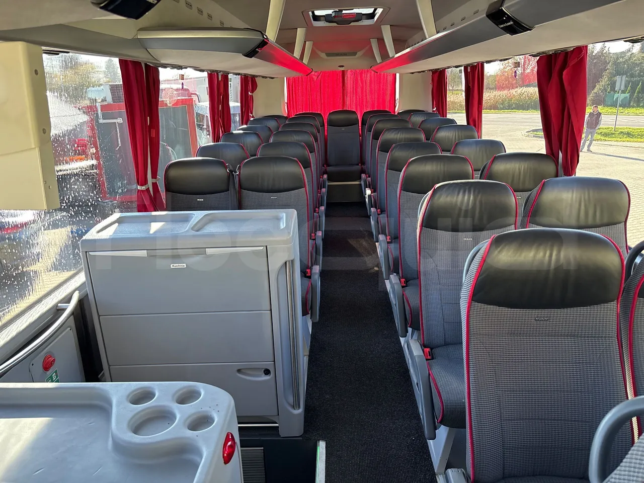 Man Lion's Coach J0AAB -EUR6 -309kW -12.101m - reverse view middle aisle