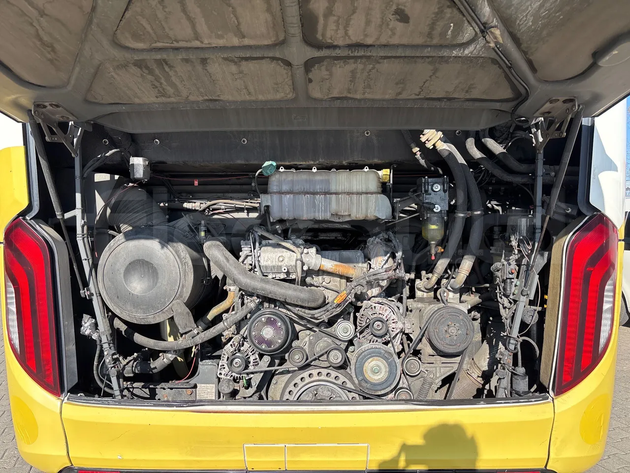 Man Lion's Coach J0AAB -EUR6 -309kW -12.101m - rear hatch open