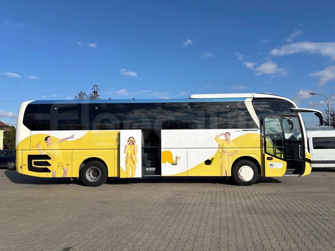 Man Lion's Coach J0AAB -EUR6 -309kW -12.101m - right side doors open