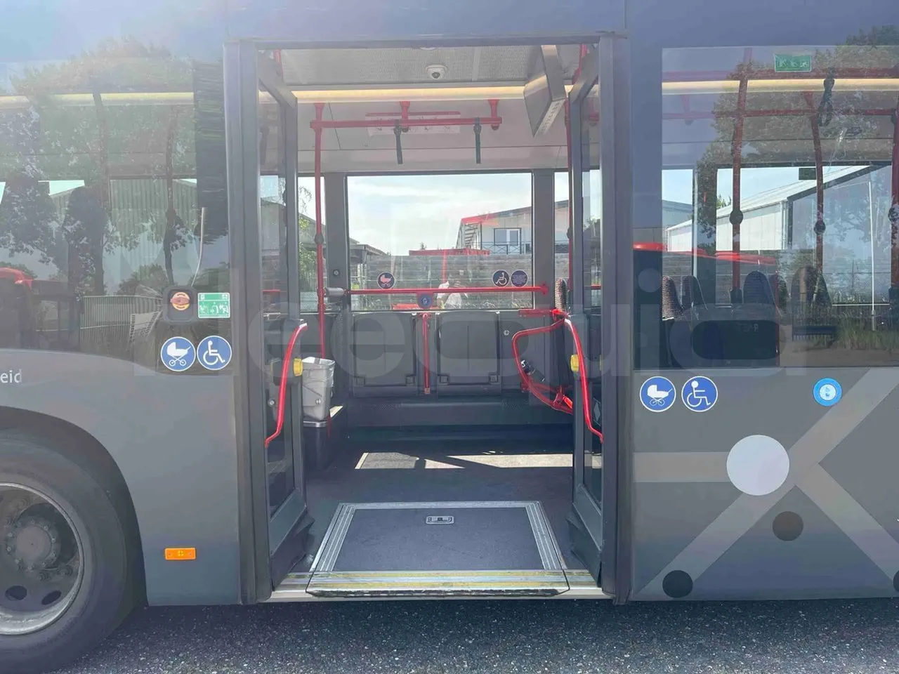 Mercedes-Benz Citaro - front door 2 open