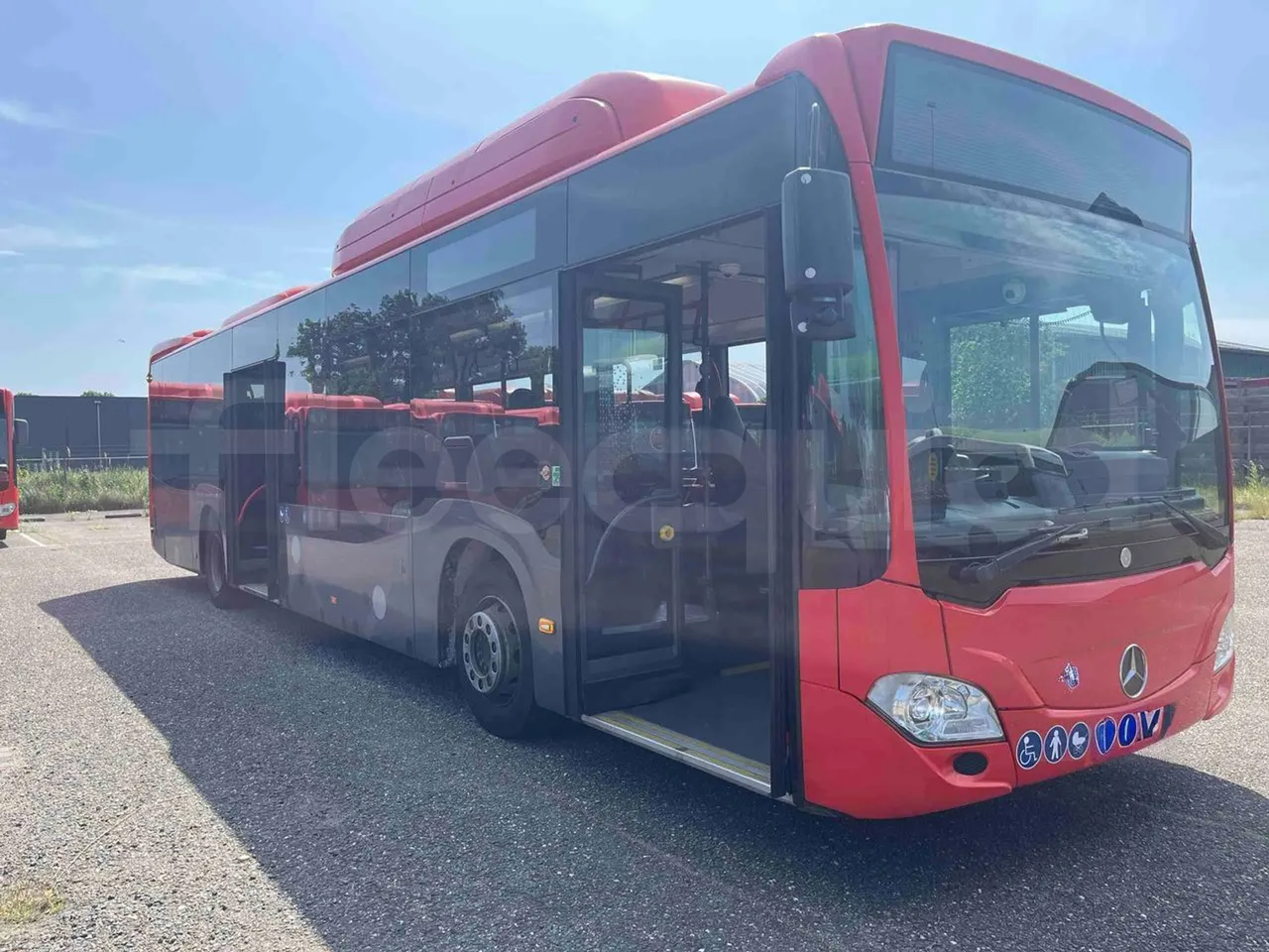 Mercedes-Benz Citaro - 3/4 right front doors open