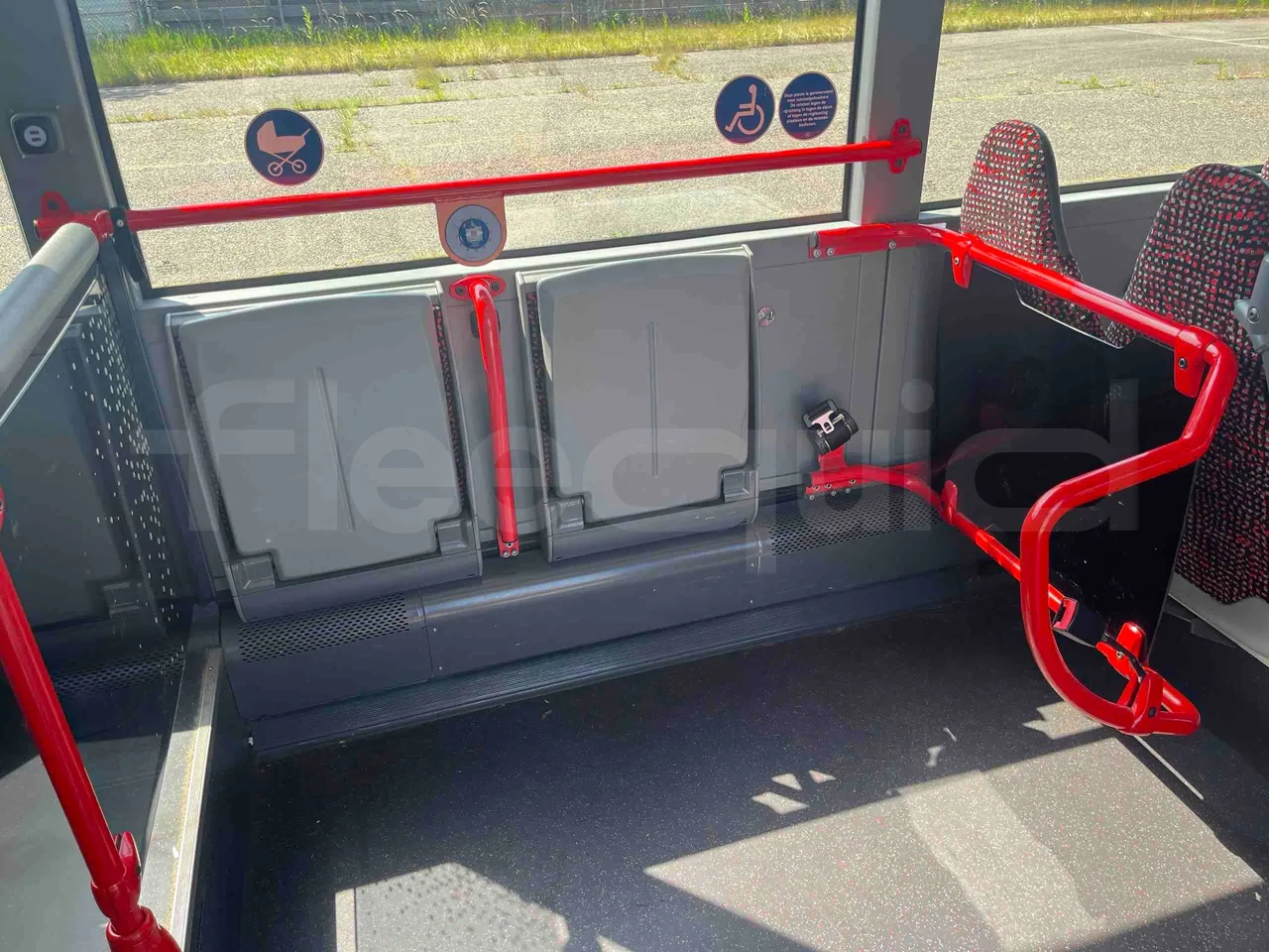 Mercedes-Benz Citaro - disabled area photo