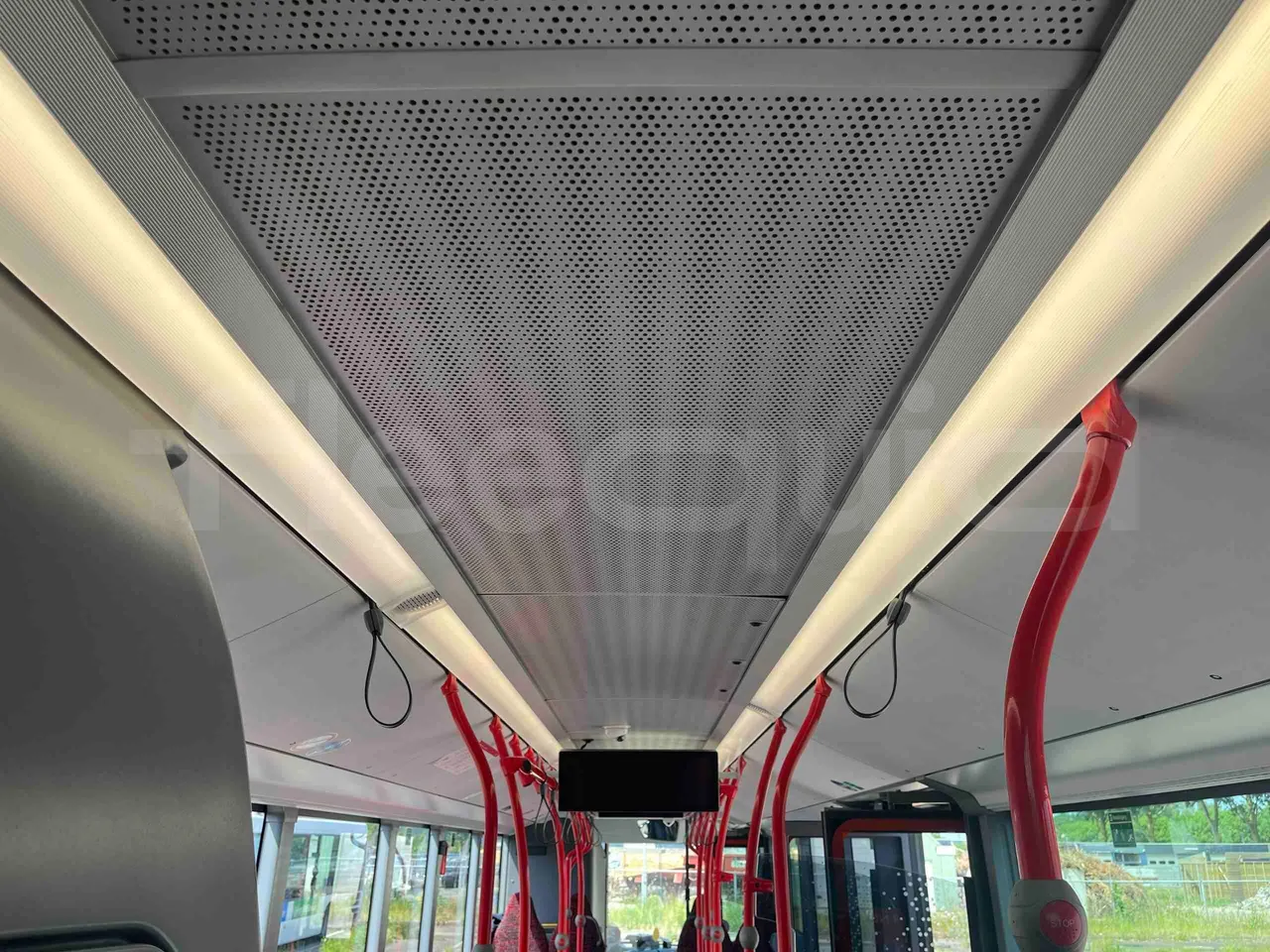 Mercedes-Benz Citaro - overhead compartments photo
