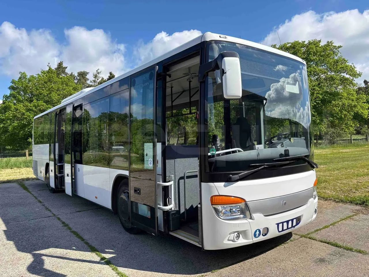 Setra S415 S415 - EUR6 - 3/4 right front doors open