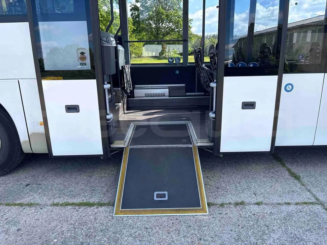 Setra S415 S415 - EUR6 - platform open photo