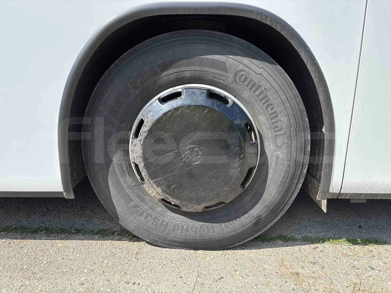 Setra S415 S415 - EUR6 - front left tire measurements