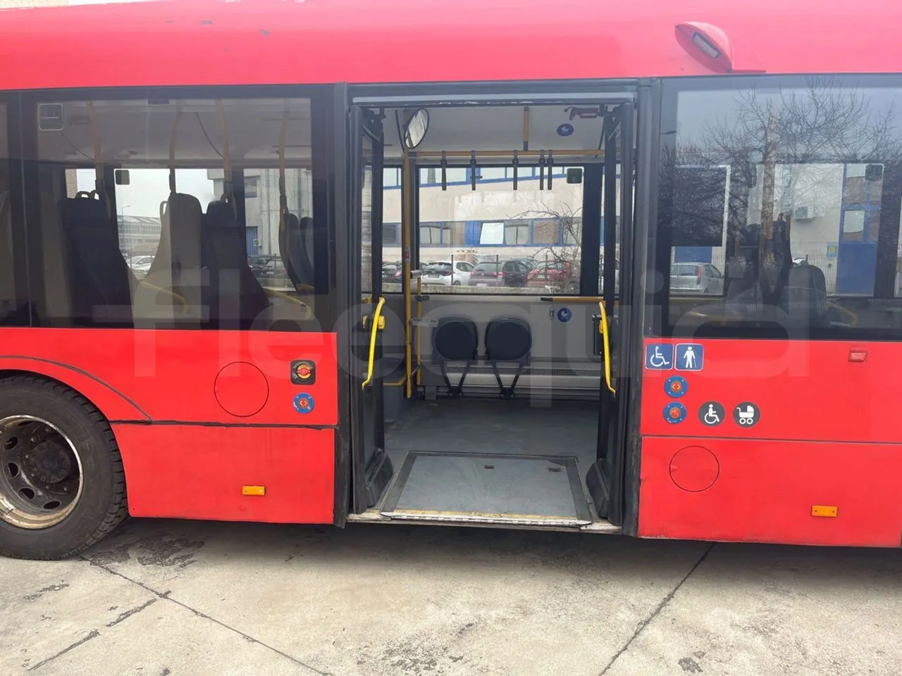 Solaris Urbino 12 - Euro6 - 240kW - 12mt - front door 2 open