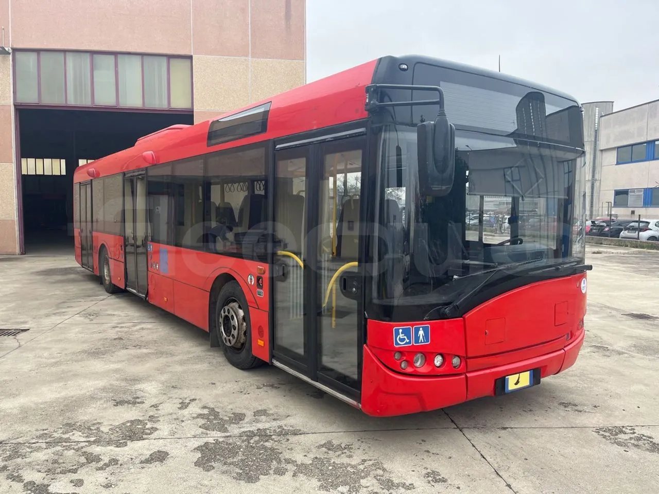 Solaris Urbino 12 - Euro6 - 240kW - 12mt - 3/4 front right doors