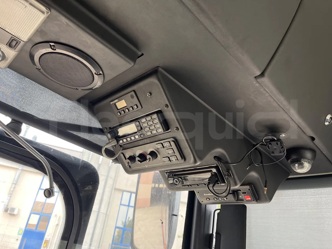 Solaris Urbino 12 - Euro6 - 240kW - 12mt - radio accessories photo