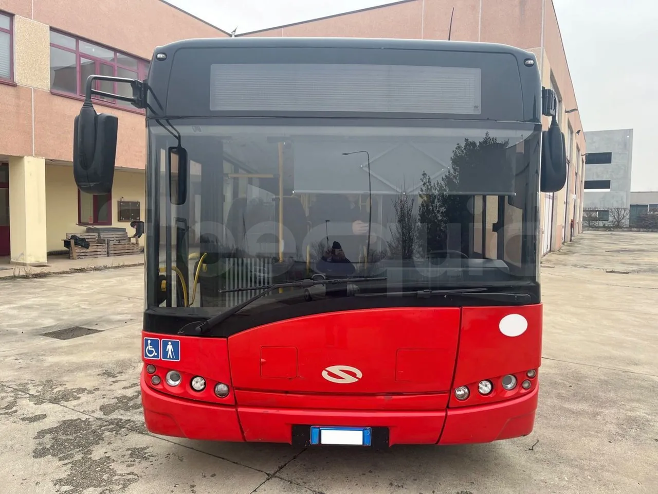 Solaris Urbino 12 - Euro6 - 240kW - 12mt - front photo