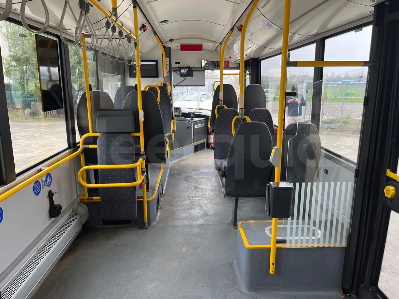 Solaris Urbino 12 - Euro6 - 240kW - 12mt - forward view middle aisle