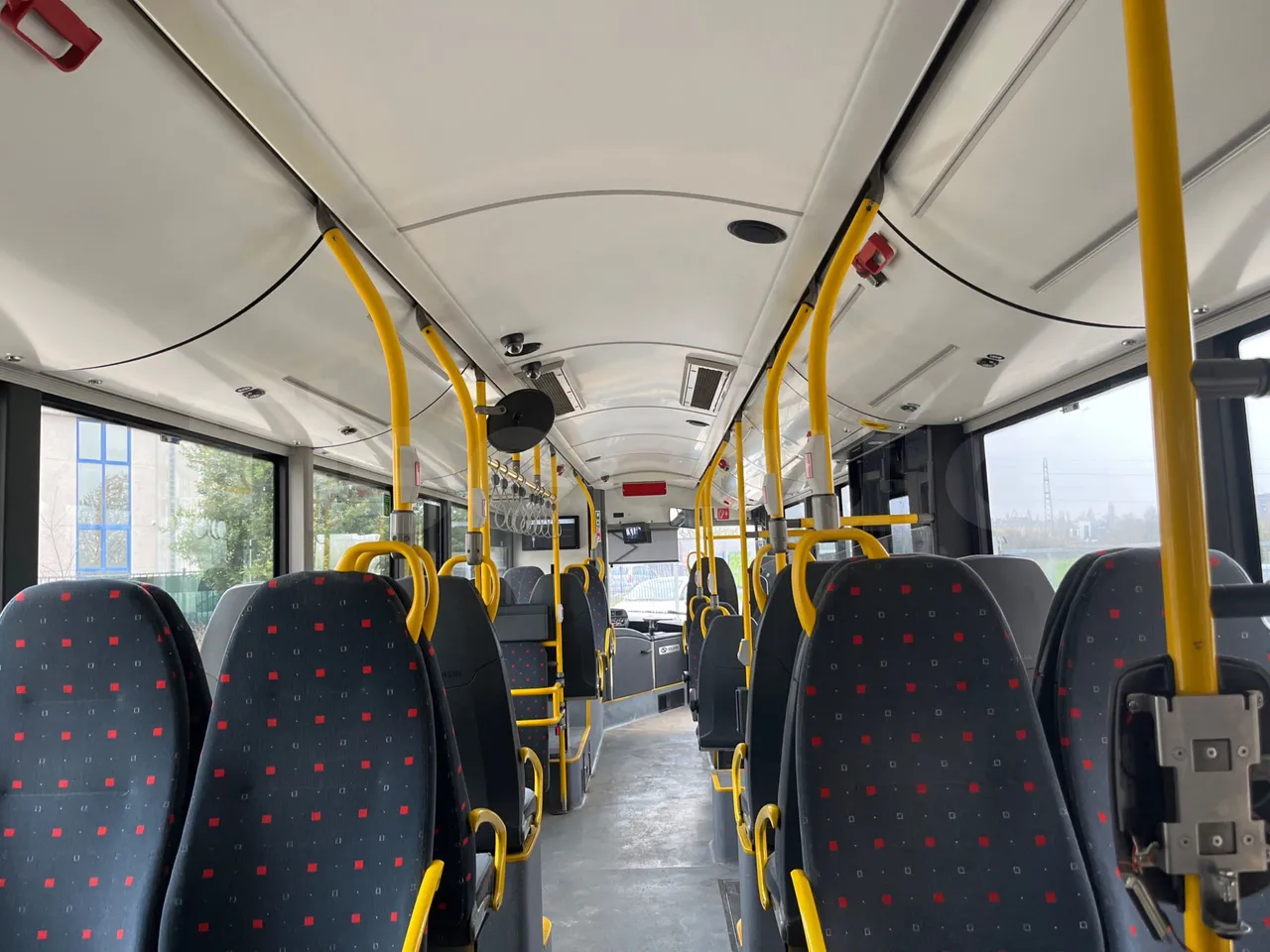 Solaris Urbino 12 - Euro6 - 240kW - 12mt - overhead compartments photo