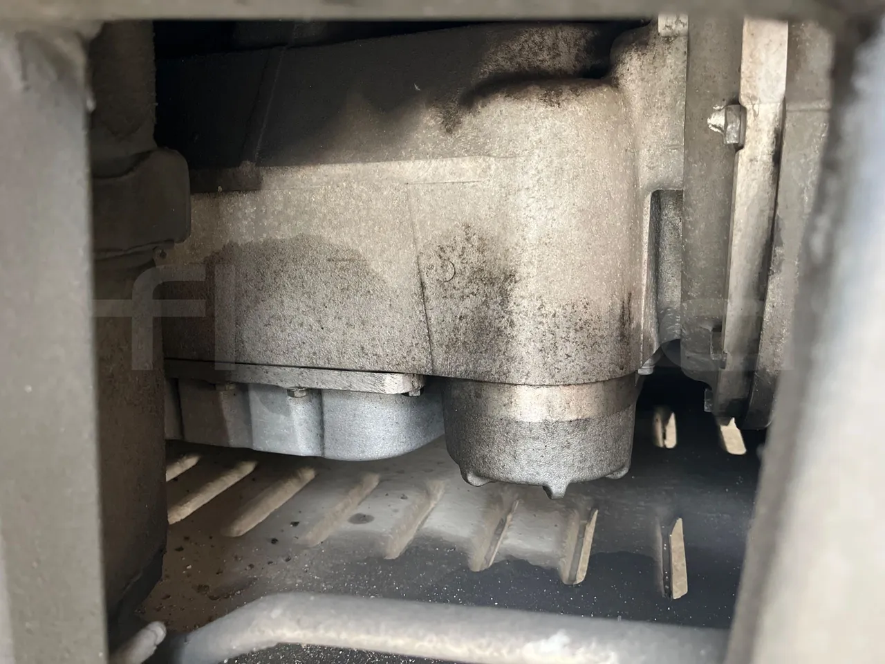 Solaris Urbino 12 - Euro6 - 240kW - 12mt - gearbox plate photo