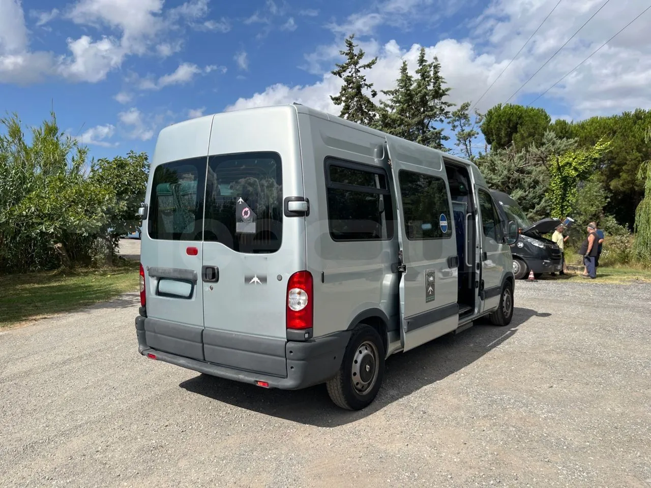 Renault Master NDDYL6 - EUR4 - 107kW - 5,899m - 3/4 right rear doors open