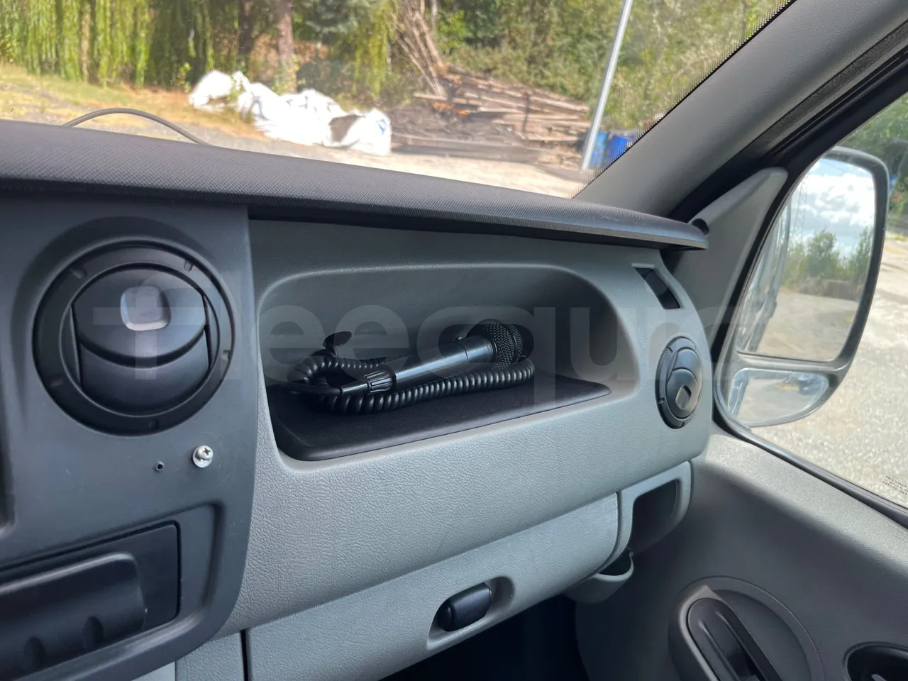 Renault Master NDDYL6 - EUR4 - 107kW - 5,899m - driver microphone accessories photo