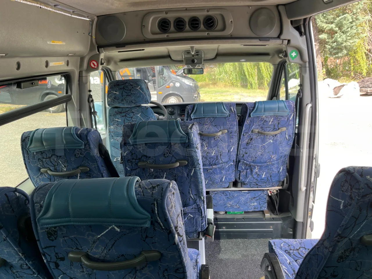 Renault Master NDDYL6 - EUR4 - 107kW - 5,899m - forward view middle aisle