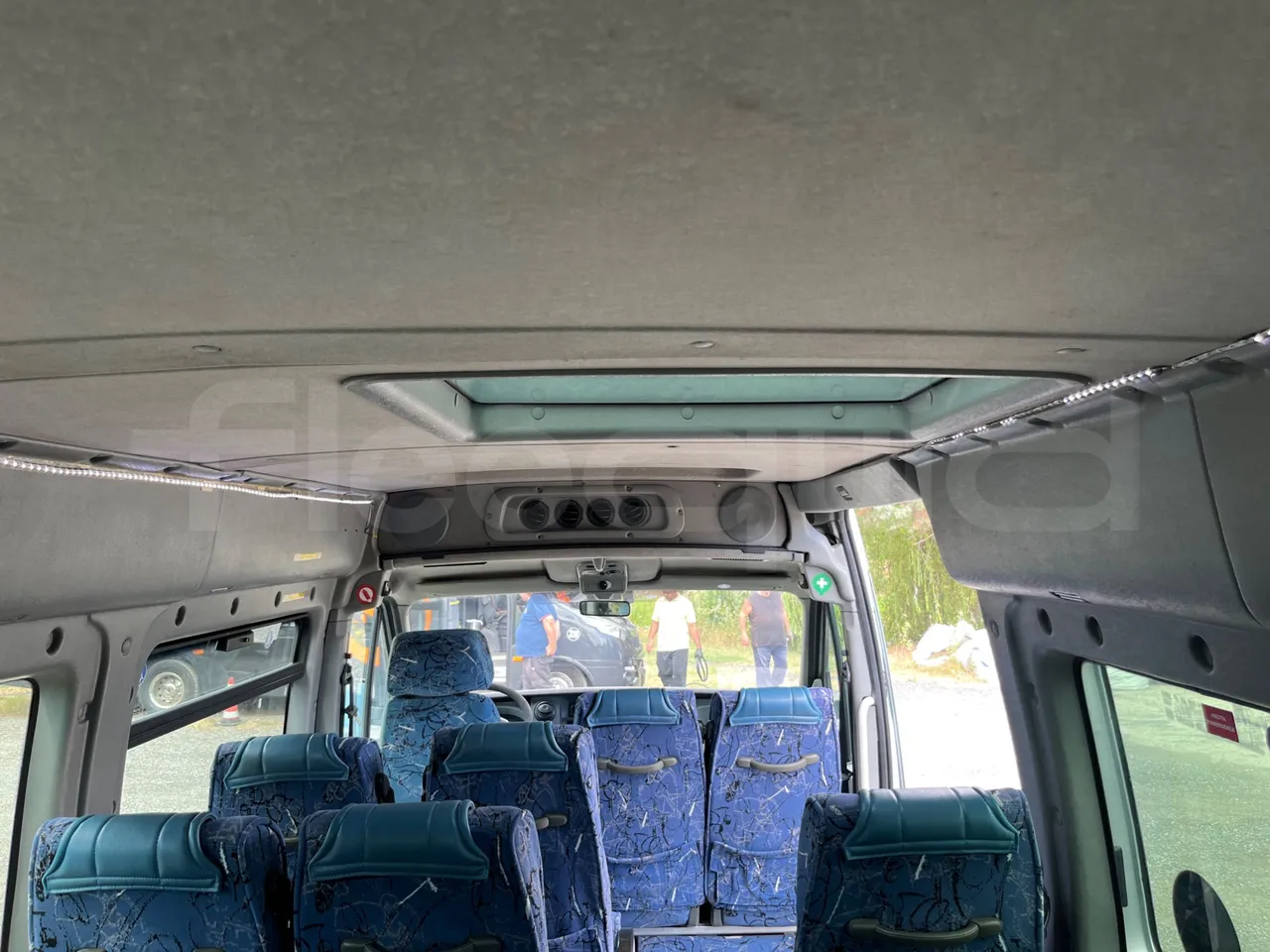 Renault Master NDDYL6 - EUR4 - 107kW - 5,899m - overhead compartments photo