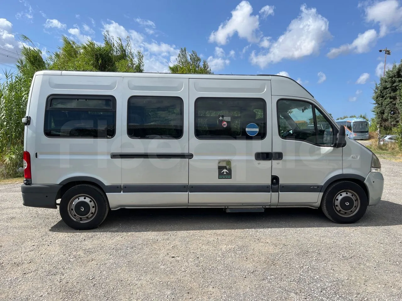 Renault Master NDDYL6 - EUR4 - 107kW - 5,899m - right side doors closed