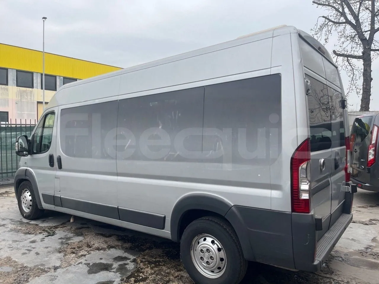 Fiat Ducato - 3/4 front right doors