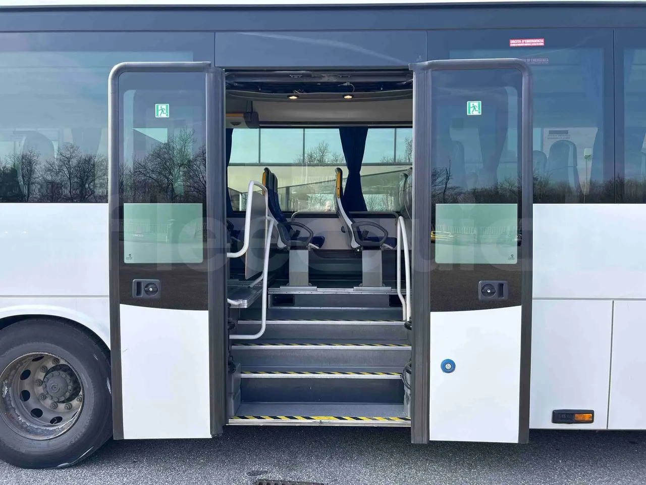 Irisbus Arway SFR160 - Euro5 - 280kW - 11.990mt - front door 2 open