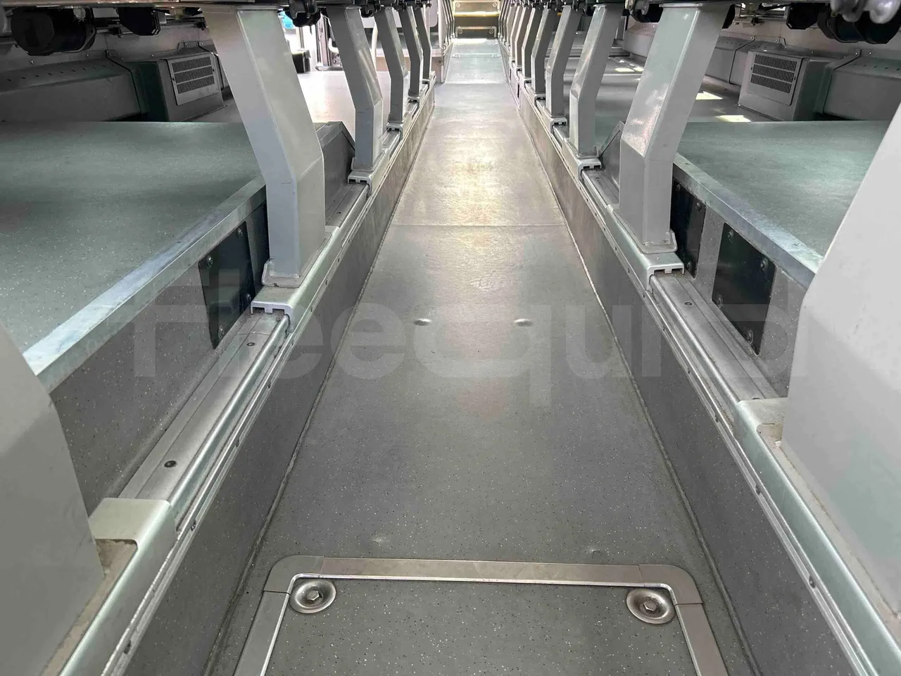 Irisbus Arway SFR160 - Euro5 - 280kW - 11.990mt - seat brackets photo