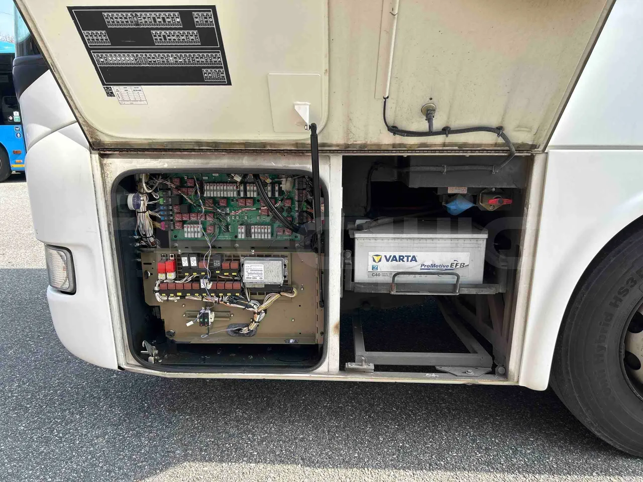 Irisbus Arway SFR160 - Euro5 - 280kW - 11.990mt - external compartments photo