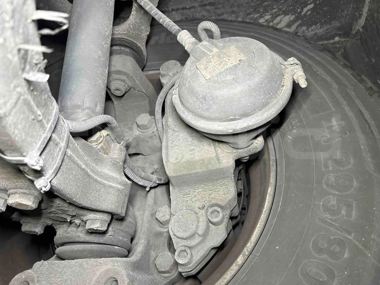 Irisbus Arway SFR160 - Euro5 - 280kW - 11.990mt - front brake calipers left