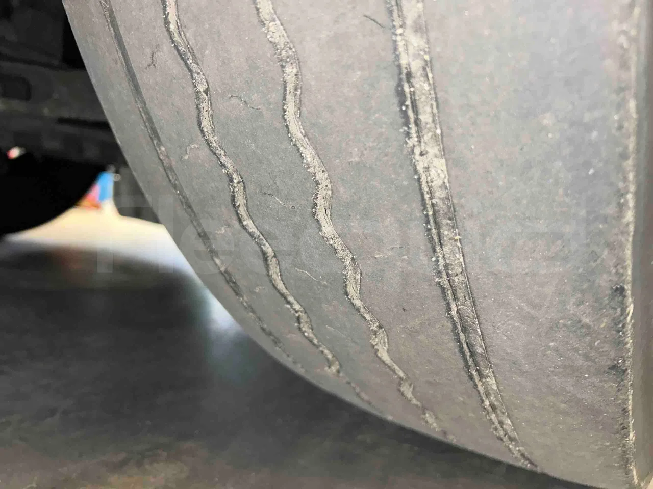 Irisbus Arway SFR160 - Euro5 - 280kW - 11.990mt - tread condition front tires left