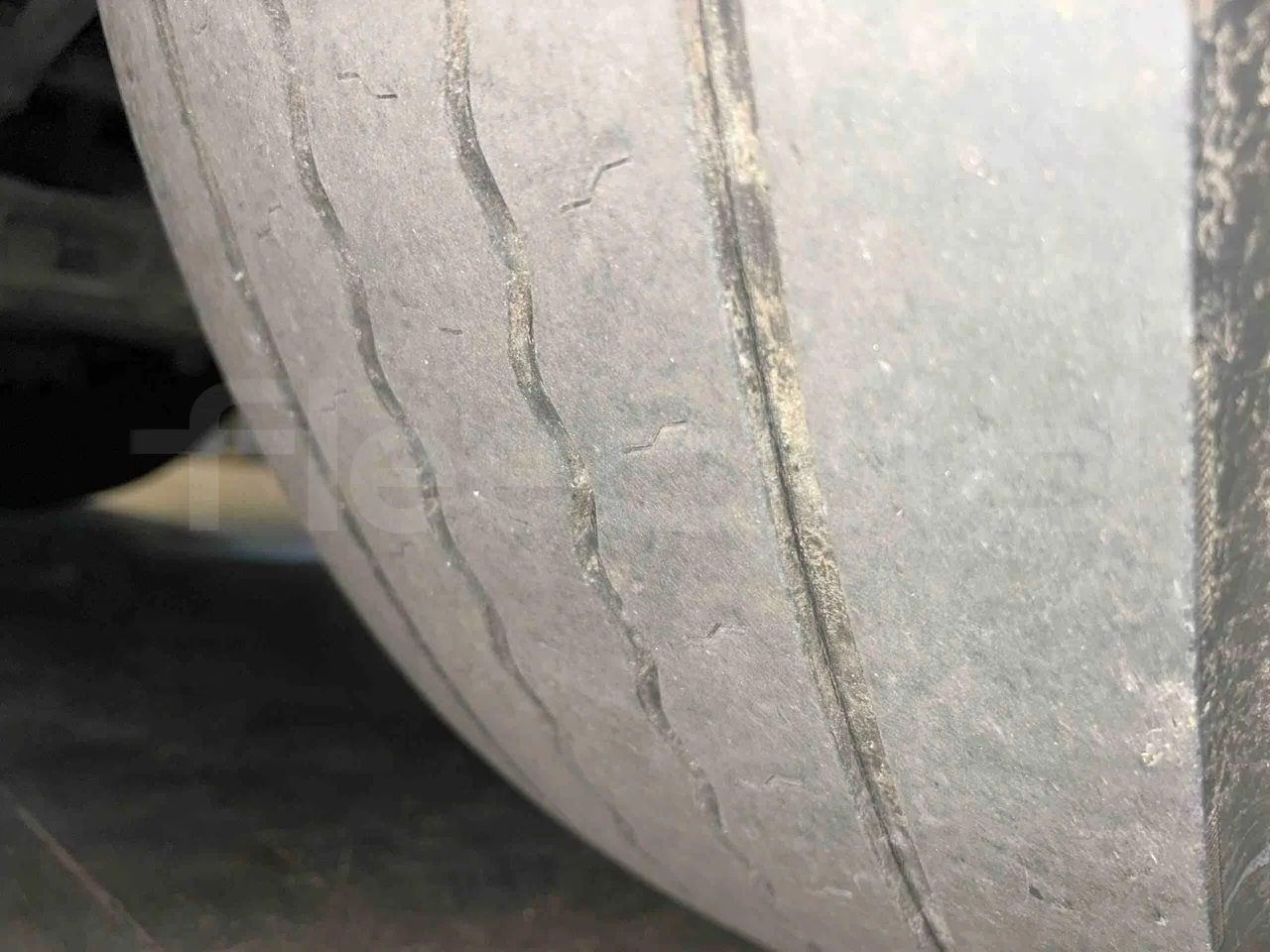 Irisbus Arway SFR160 - Euro5 - 280kW - 11.990mt - tread condition front tires right