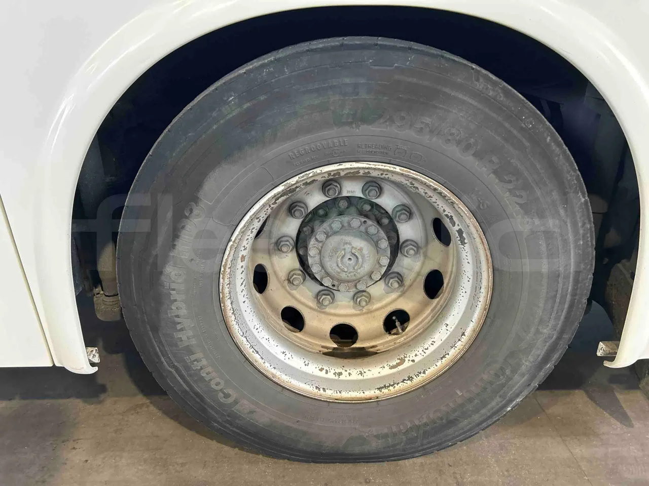 Irisbus Arway SFR160 - Euro5 - 280kW - 11.990mt - rear left tire photo