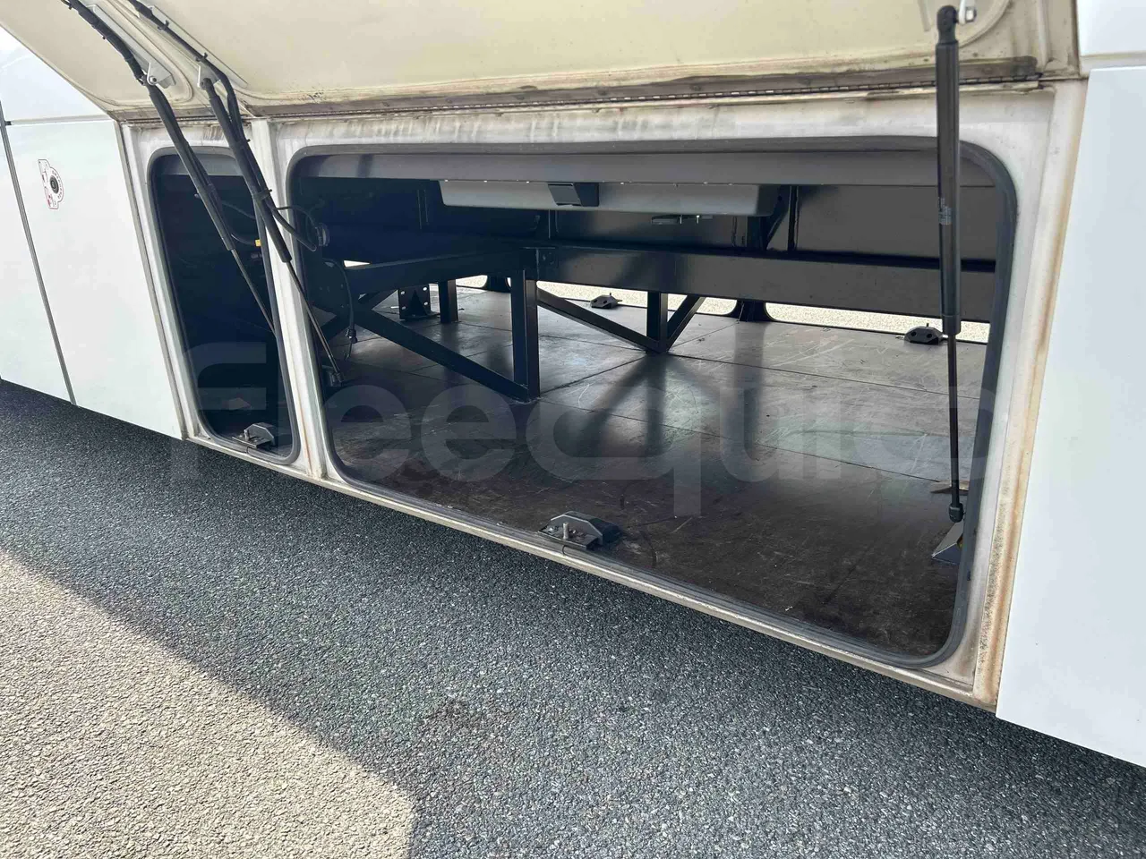 Irisbus Arway SFR160 - Euro5 - 280kW - 11.990mt - under carpet photo