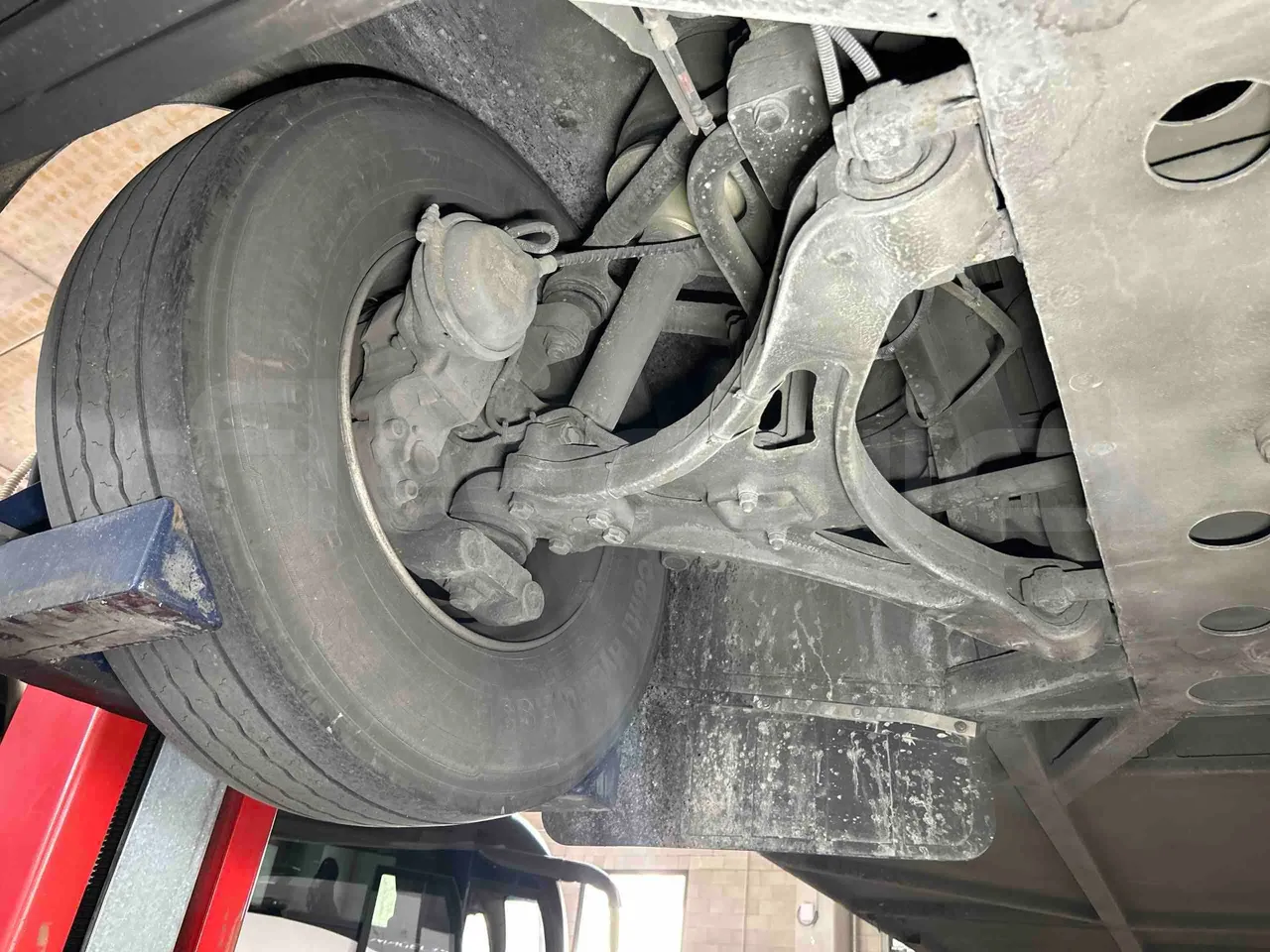 Irisbus Arway SFR160 - Euro5 - 280kW - 11.990mt - front axle right side