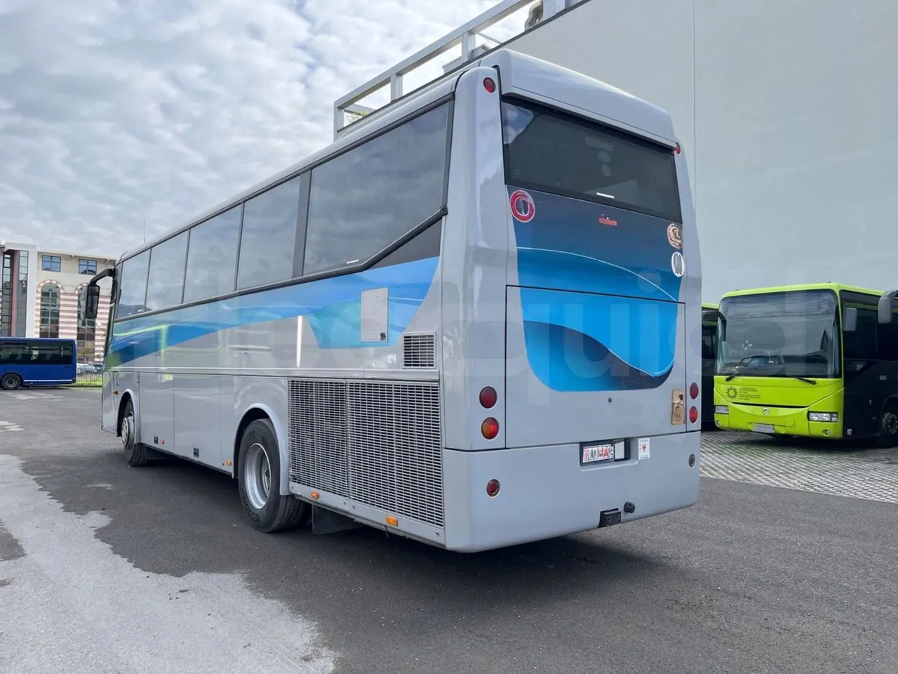 Bova B V Futura FHD FHD - Euro5 - 266kW -10.455mt - 3/4 left rear side