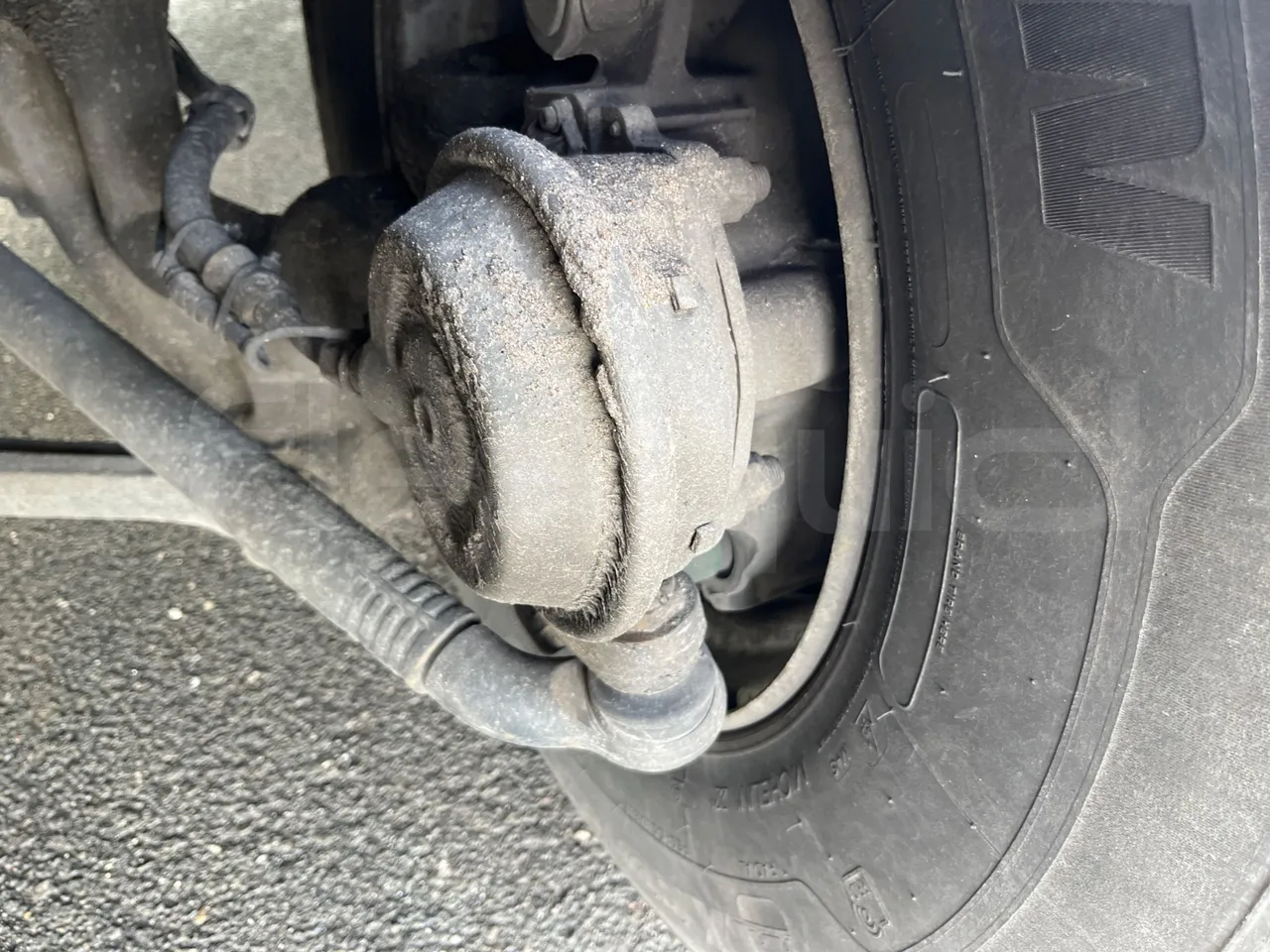 Bova B V Futura FHD FHD - Euro5 - 266kW -10.455mt - front brake calipers left