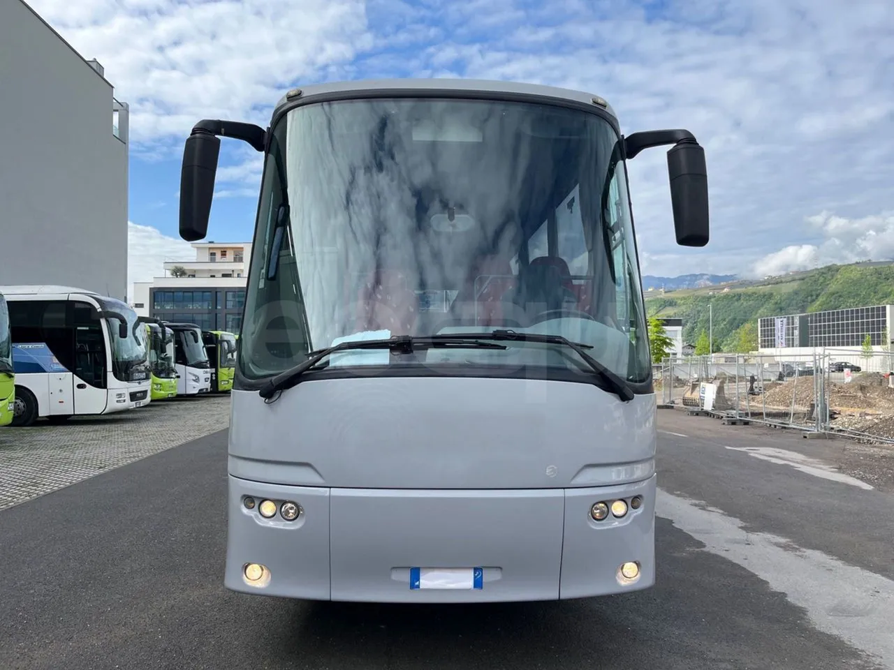 Bova B V Futura FHD FHD - Euro5 - 266kW -10.455mt - front photo