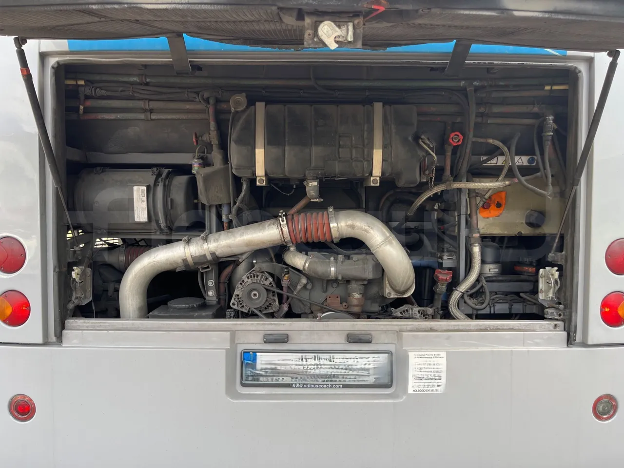 Bova B V Futura FHD FHD - Euro5 - 266kW -10.455mt - rear hatch open