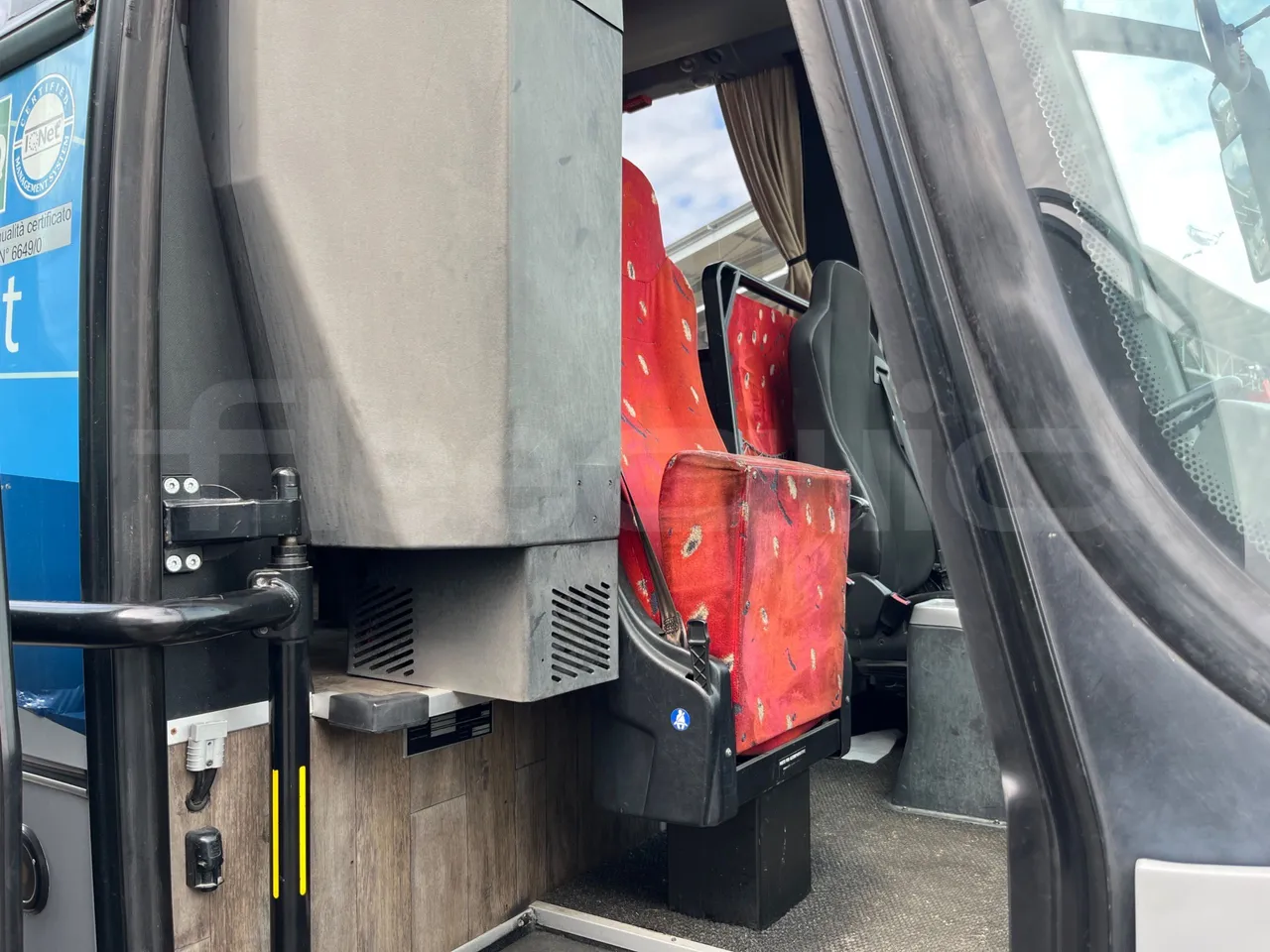 Bova B V Futura FHD FHD - Euro5 - 266kW -10.455mt - hostess seat photo