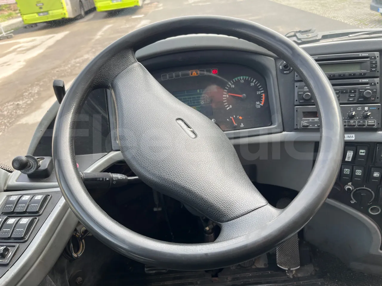 Bova B V Futura FHD FHD - Euro5 - 266kW -10.455mt - steering wheel photo