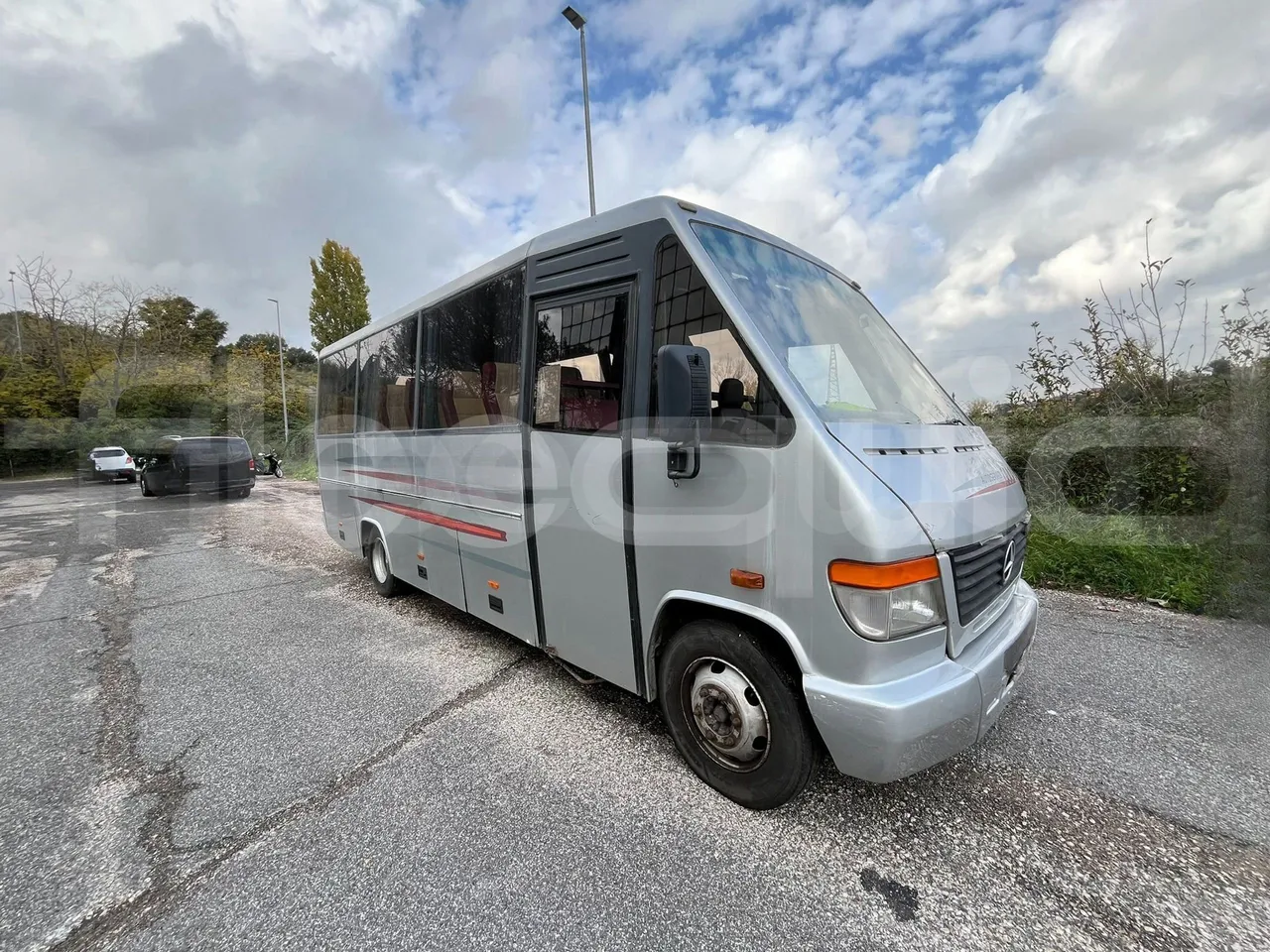 Mercedes-Benz Vario 814D - Base cover photo