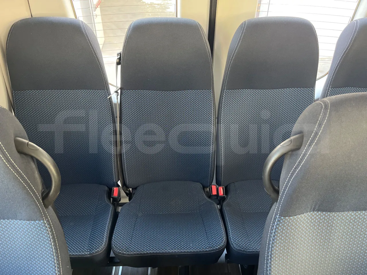 Iveco Daily   A65C18 - Euro6 - 129kW - 7.686mt - single seat detail