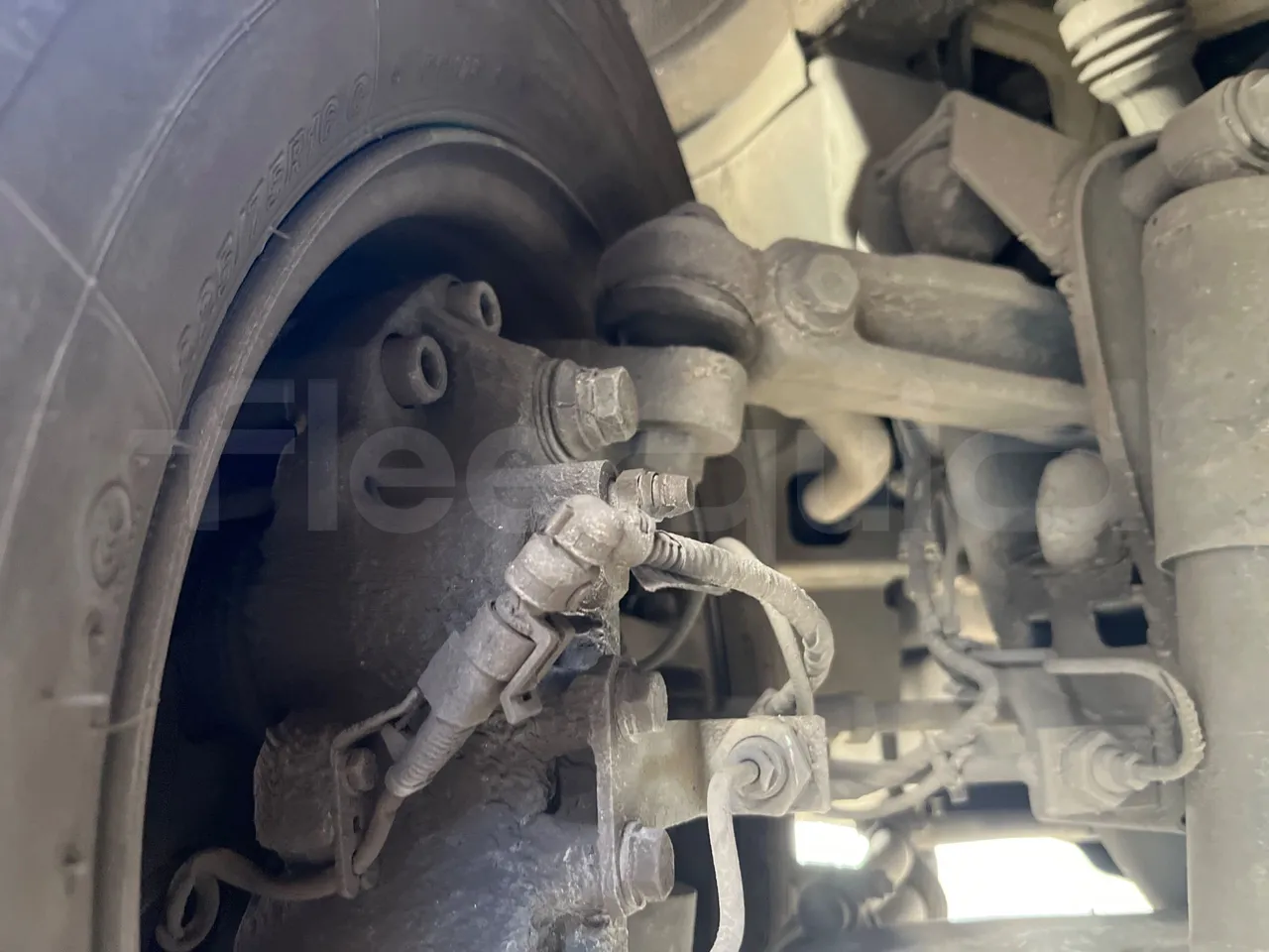 Iveco Daily   A65C18 - Euro6 - 129kW - 7.686mt - front brake calipers left
