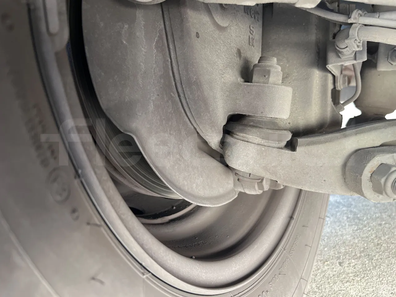 Iveco Daily   A65C18 - Euro6 - 129kW - 7.686mt - front discs right