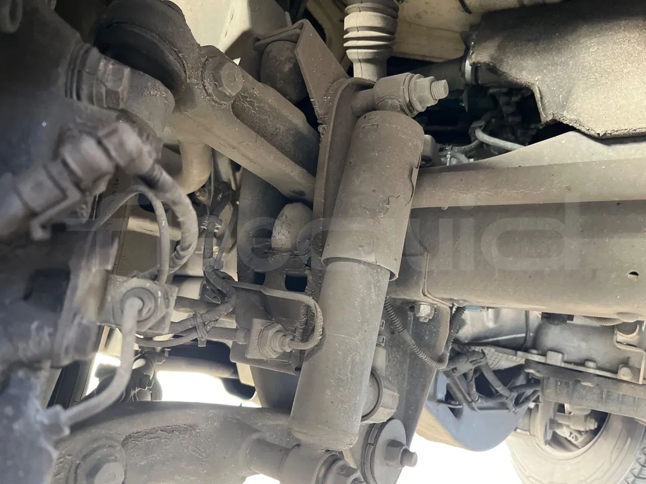 Iveco Daily   A65C18 - Euro6 - 129kW - 7.686mt - front shock absorbers left