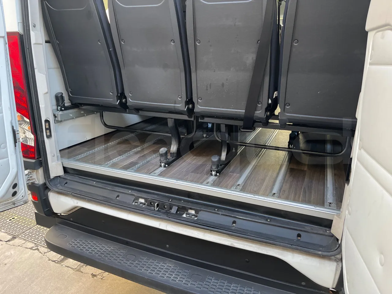 Iveco Daily   A65C18 - Euro6 - 129kW - 7.686mt - internal frame rust check