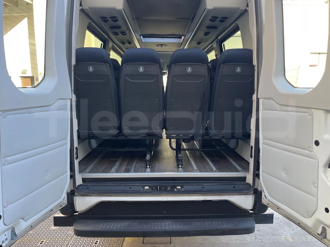 Iveco Daily   A65C18 - Euro6 - 129kW - 7.686mt - luggage rack photo