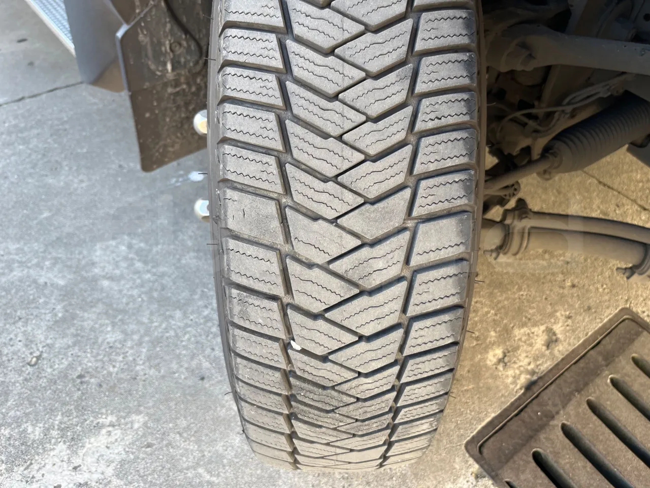 Iveco Daily   A65C18 - Euro6 - 129kW - 7.686mt - tread condition second axle tires right